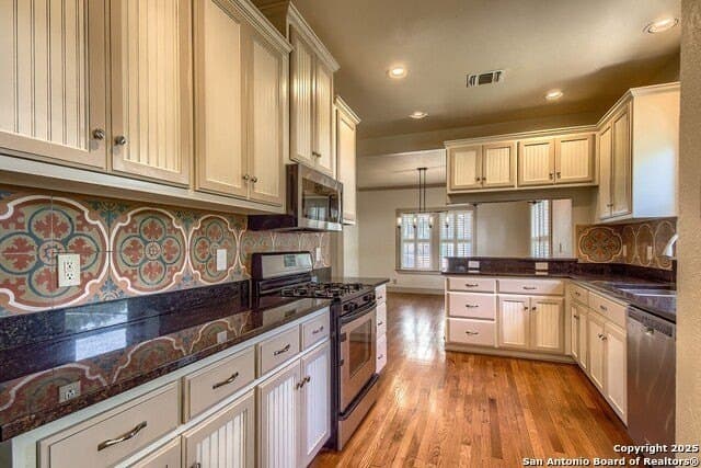 410 Kokomo St, Alamo Heights