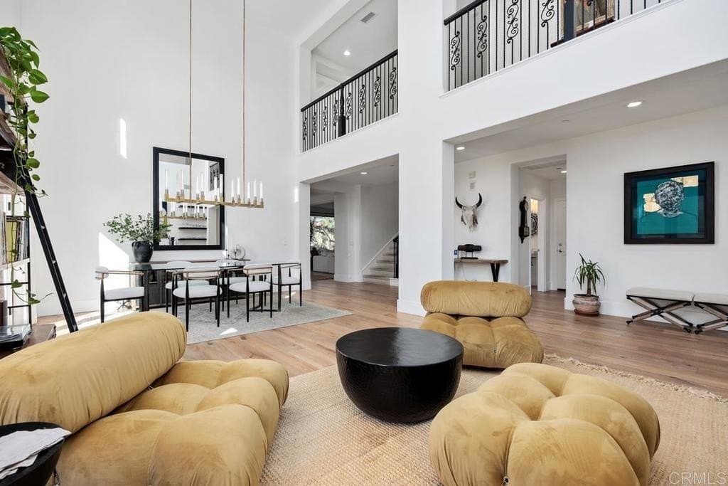 1010 Scarlet Way, Encinitas