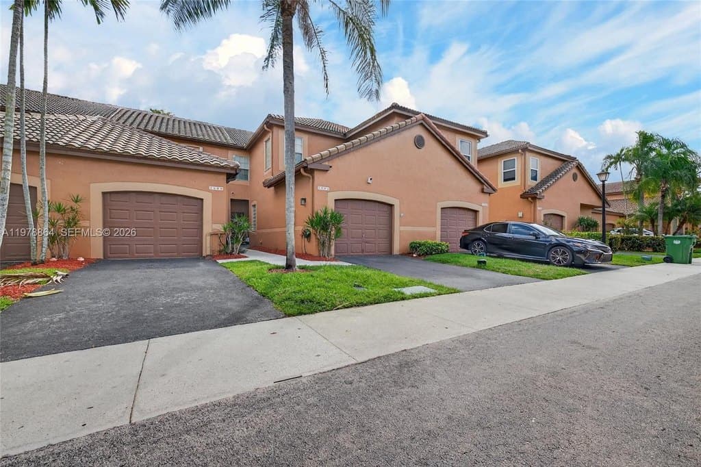 1594 Barcelona Way Unit 5-18, Weston