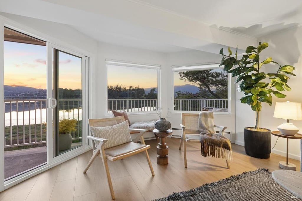 160 Seminary Dr Apt 1E, Mill Valley