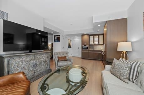 100 Lovejoy Wharf Unit 5L