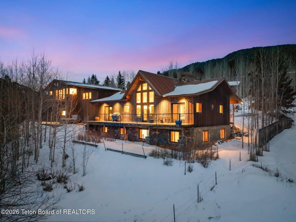 735 Upper Redmond Rd, Jackson