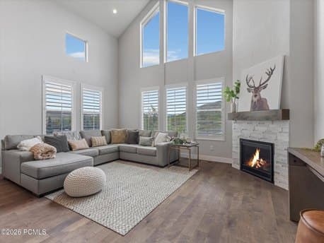 8182 Courtyard Loop