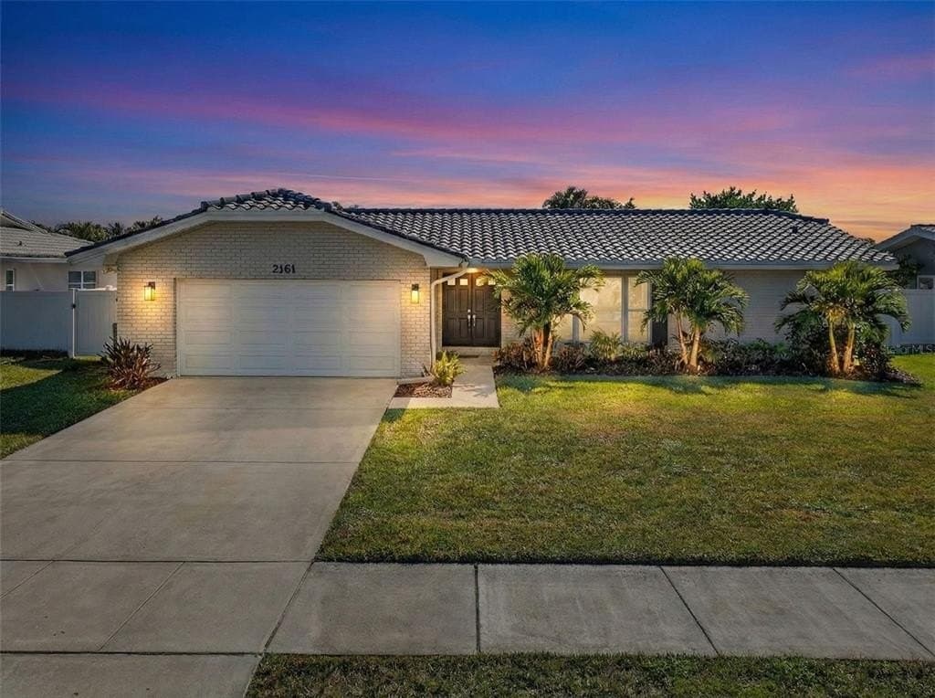 2161 Wateroak Dr N, Clearwater