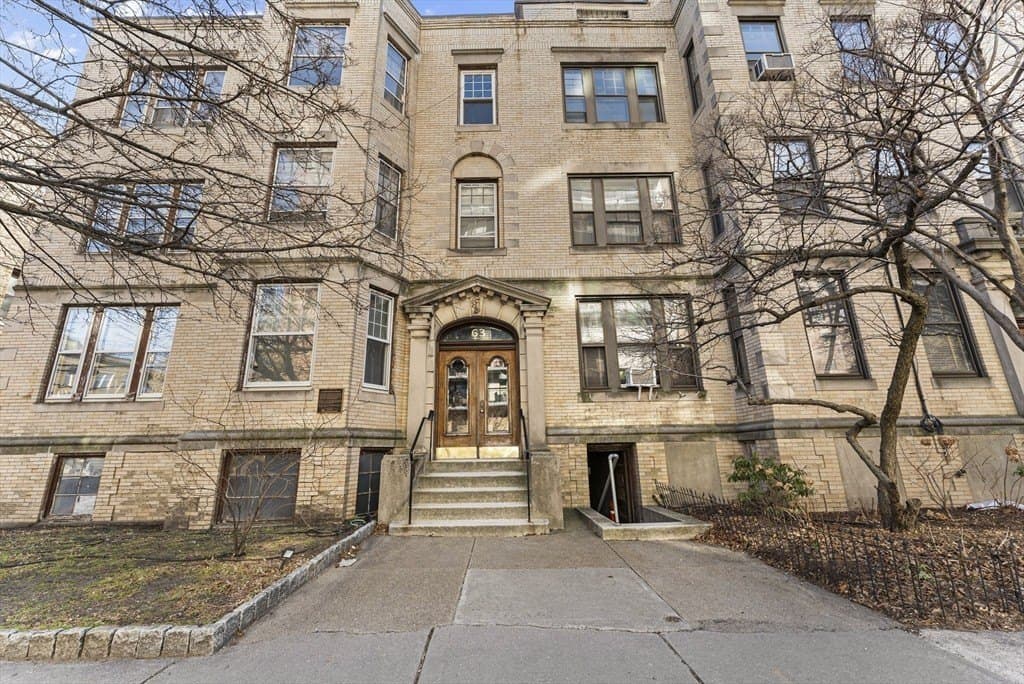 63 Longwood Ave Apt 2, Brookline