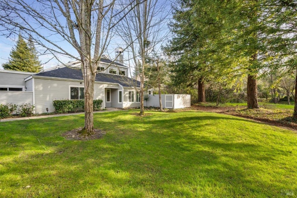 2322 Lakeview Dr, Santa Rosa