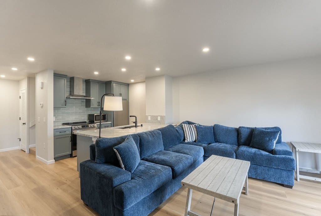 504 Ocean Ave Apt 2, Monterey