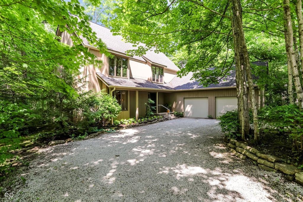 100 Spring Dr, Zionsville