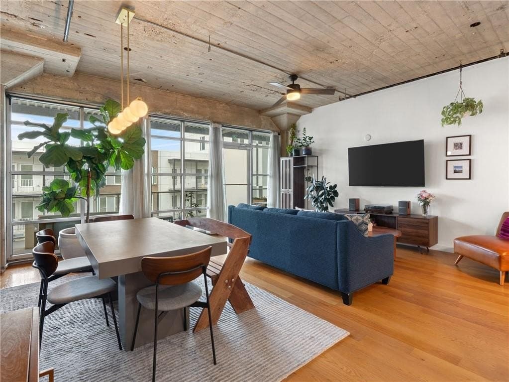 890 Memorial Dr SE Unit 206