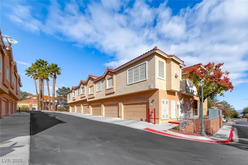 108 Topsail Dr Unit 108, Boulder City