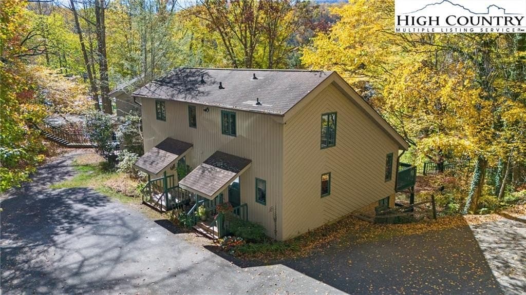 142 S Slope Loop Unit J3, Banner Elk