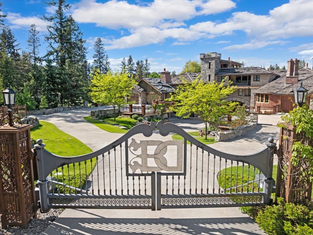 10 Bear Dance Vlg, Bigfork