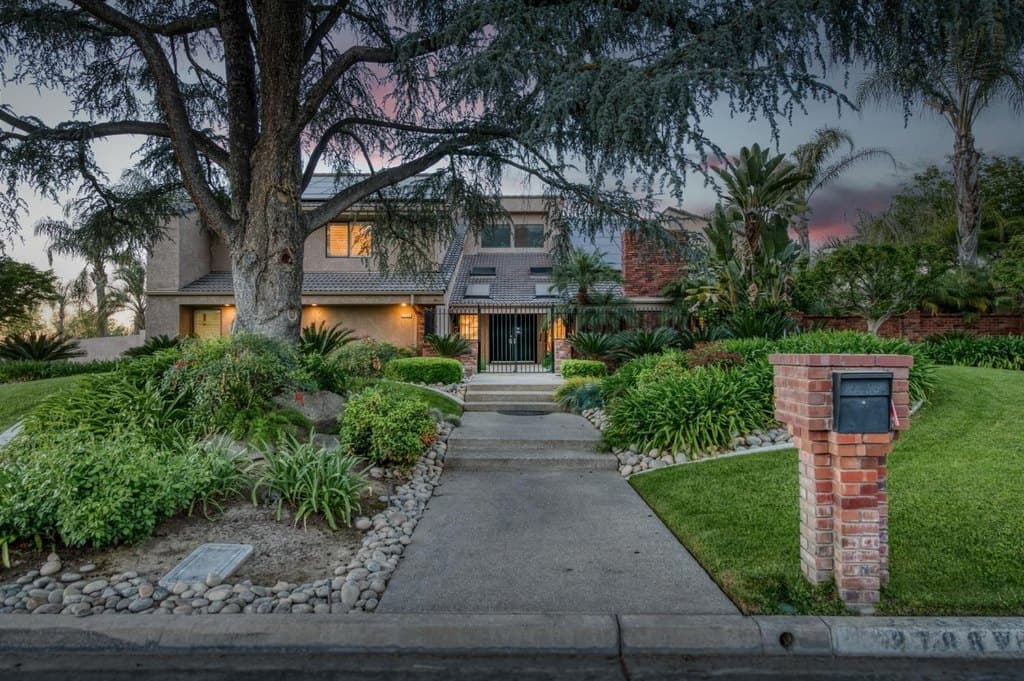 2788 W Bluff Ave, Fresno