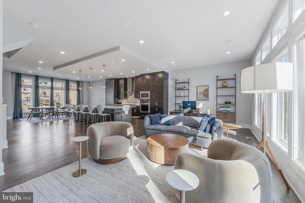 5348 Merriam St, Bethesda