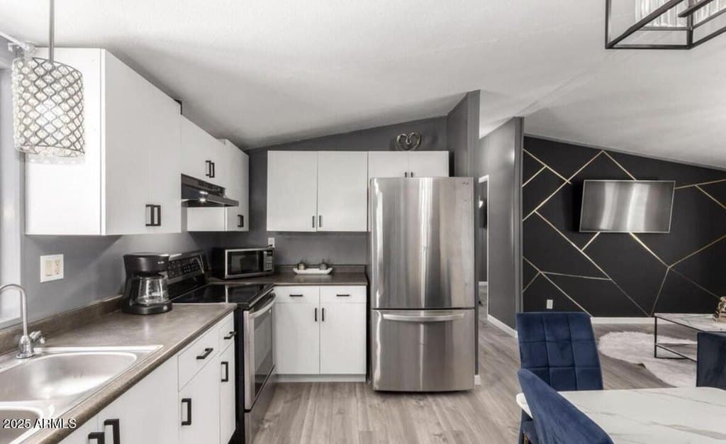 2605 W Van Buren St Lot 80