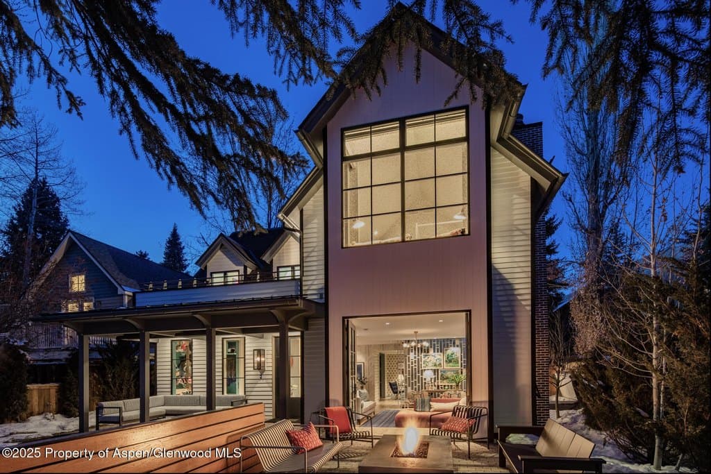 614 W North St, Aspen