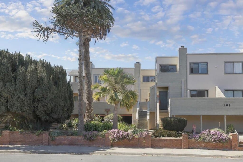 504 Ocean Ave Apt 4, Monterey