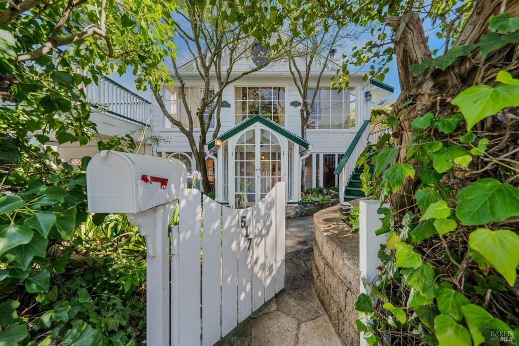 517 Pine St, Sausalito