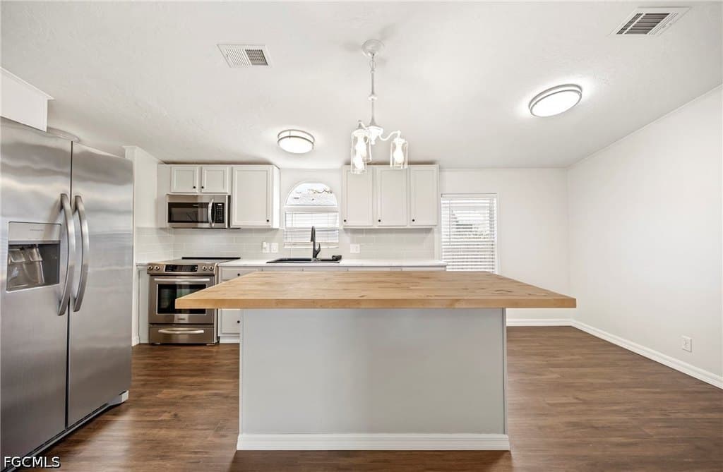 12940 Rebecca St, Fort Myers