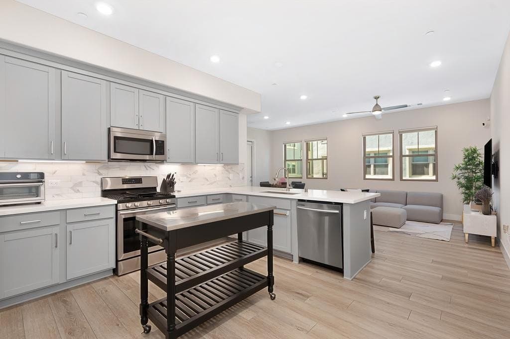 1000 Berryessa Ln Apt 243, Davis