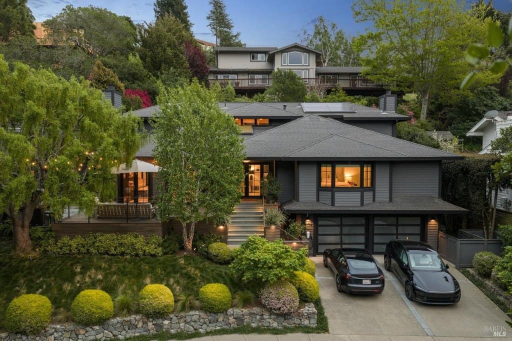 9 Coach Rd, Mill Valley