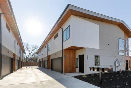 2120 Lovedale Ave Unit 103