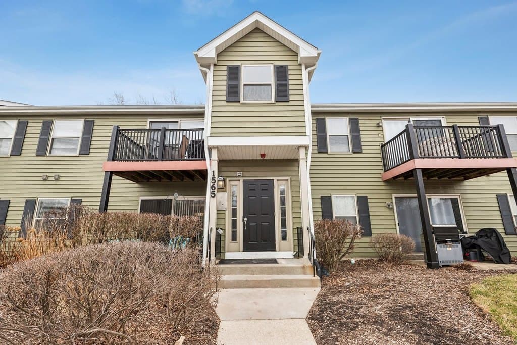 1565 Raymond Dr Apt 101, Naperville
