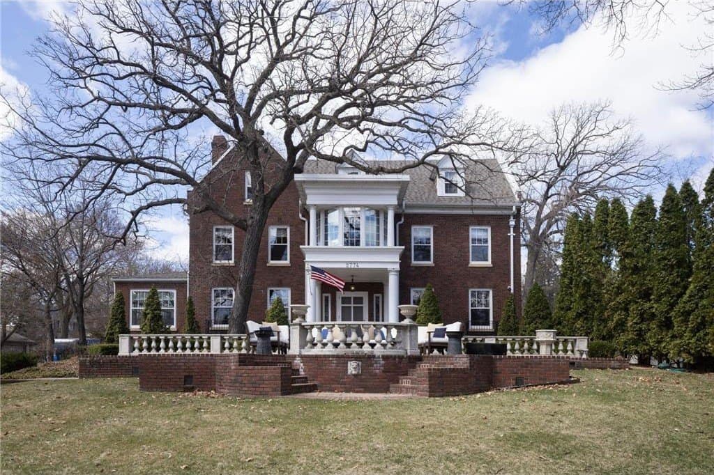 2774 W Lake of the Isles Pkwy, Minneapolis