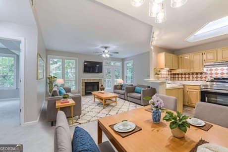 915 McGill Park Ave NE