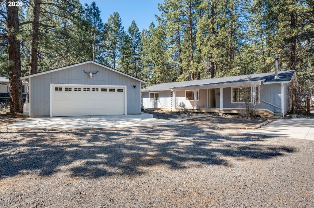 60091 Hopi Rd, Bend