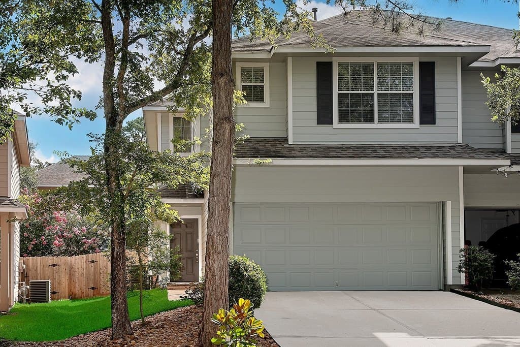 11 Scenic Brook Ct, The Woodlands