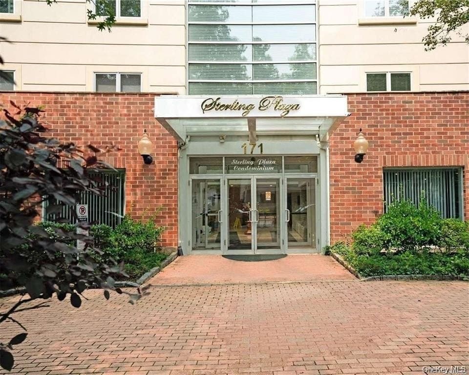 171 Great Neck Rd Apt 1N, Great Neck