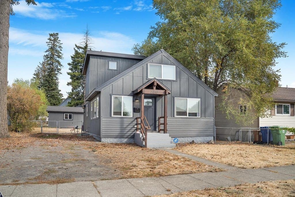 2213 E Gordon Ave, Spokane