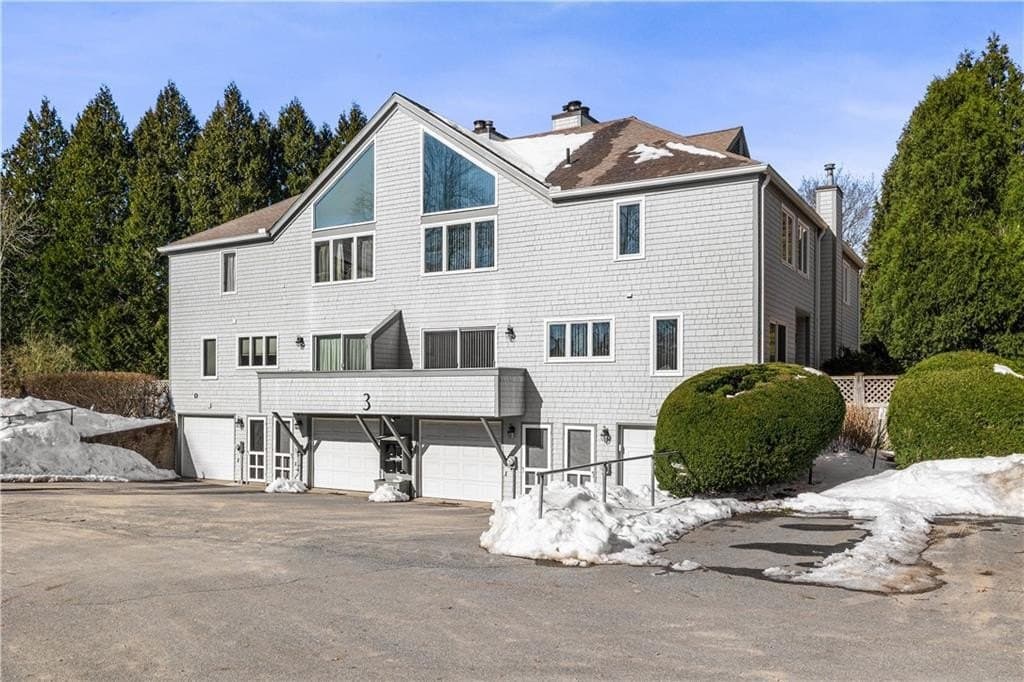 421 Bellevue Ave Apt 3B, Newport