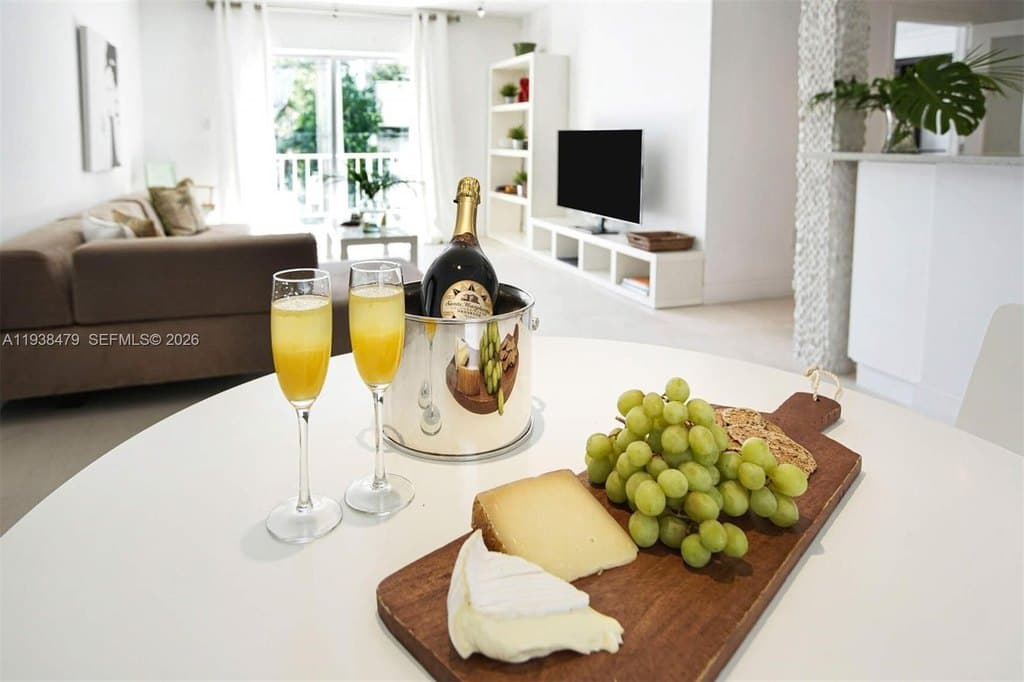 201 Jefferson Ave Apt 2E