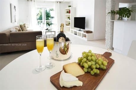 201 Jefferson Ave Apt 2E