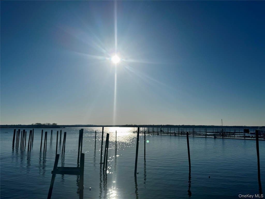 190 Schofield St Apt 1C, Bronx