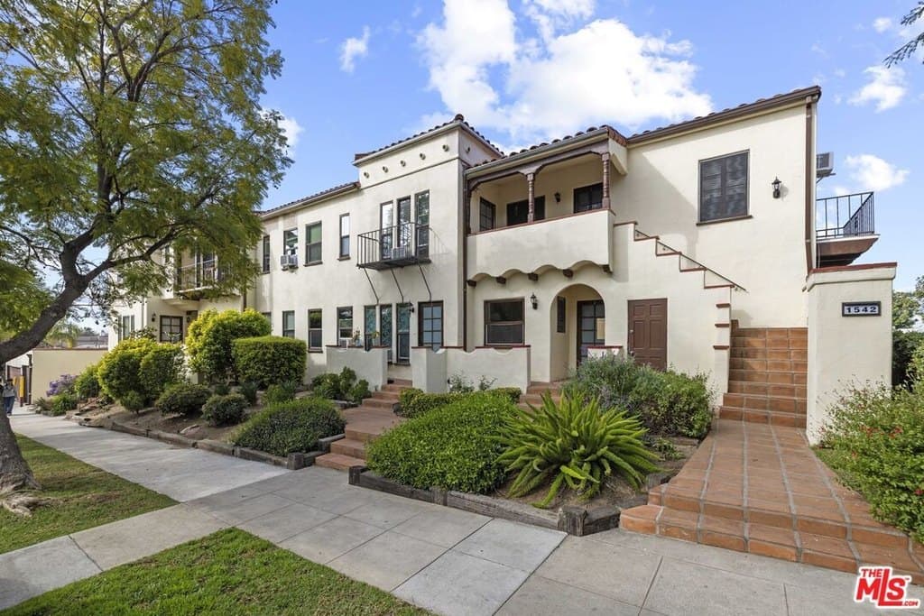 1542 E Broadway, Glendale