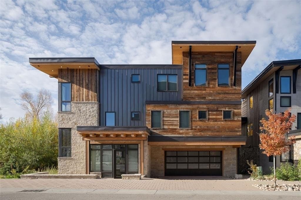 321 Riverview Way, Steamboat Springs