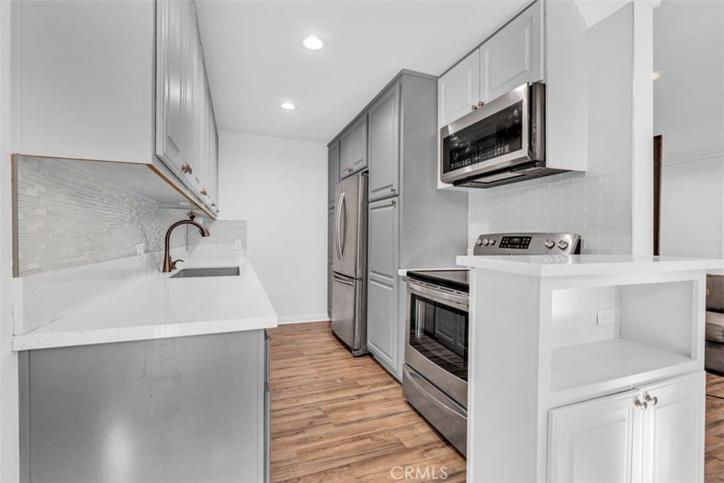 4140 Warner Blvd Apt 208, Burbank