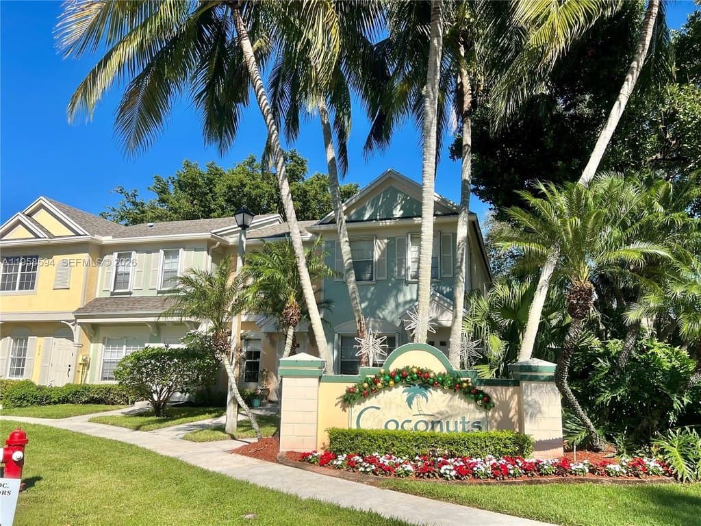 271 Duval Ct, Weston