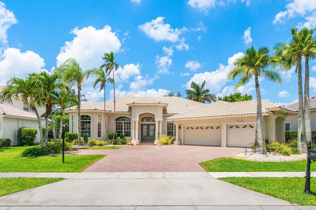 21725 Marigot Dr