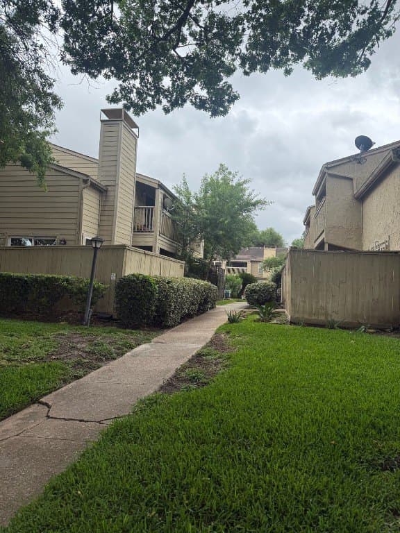 9333 Pagewood Ln, Houston