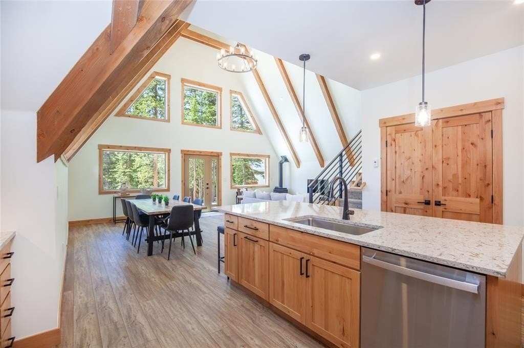 297 Robertson Ln, Breckenridge