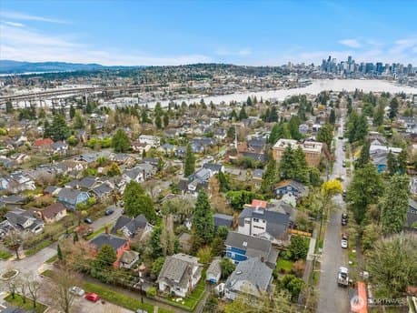 4222 Meridian Ave N Unit B