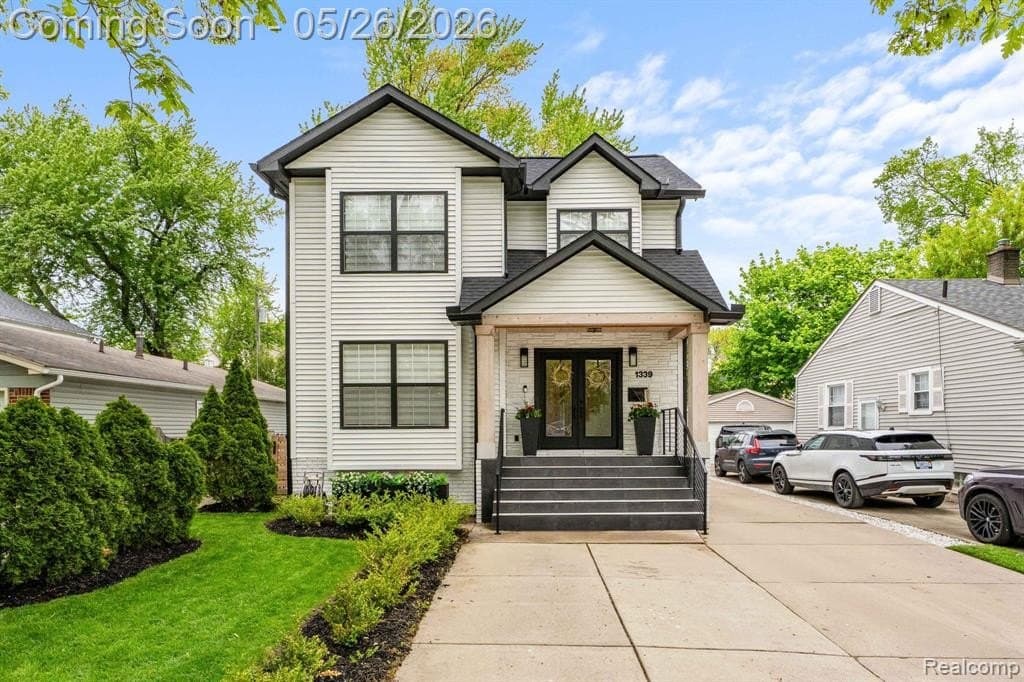 1339 E 14 Mile Rd, Birmingham