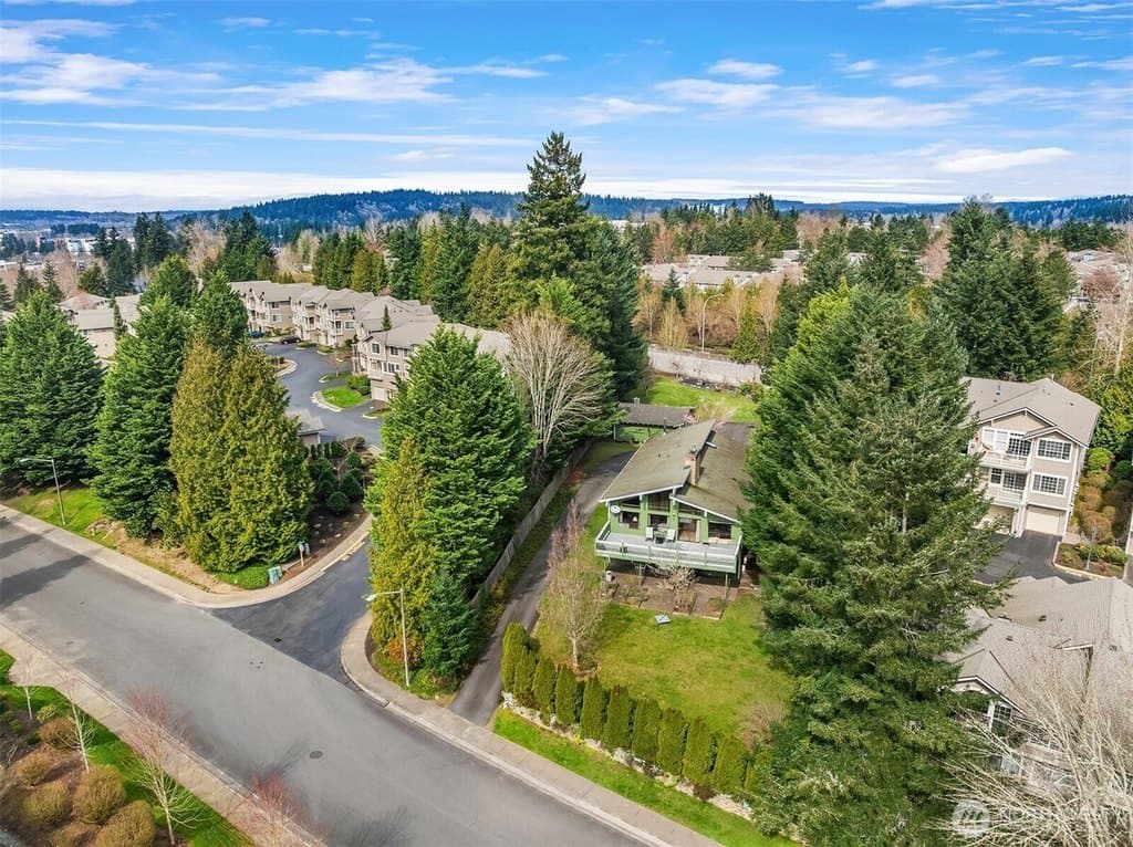 18654 NE 55th St, Redmond