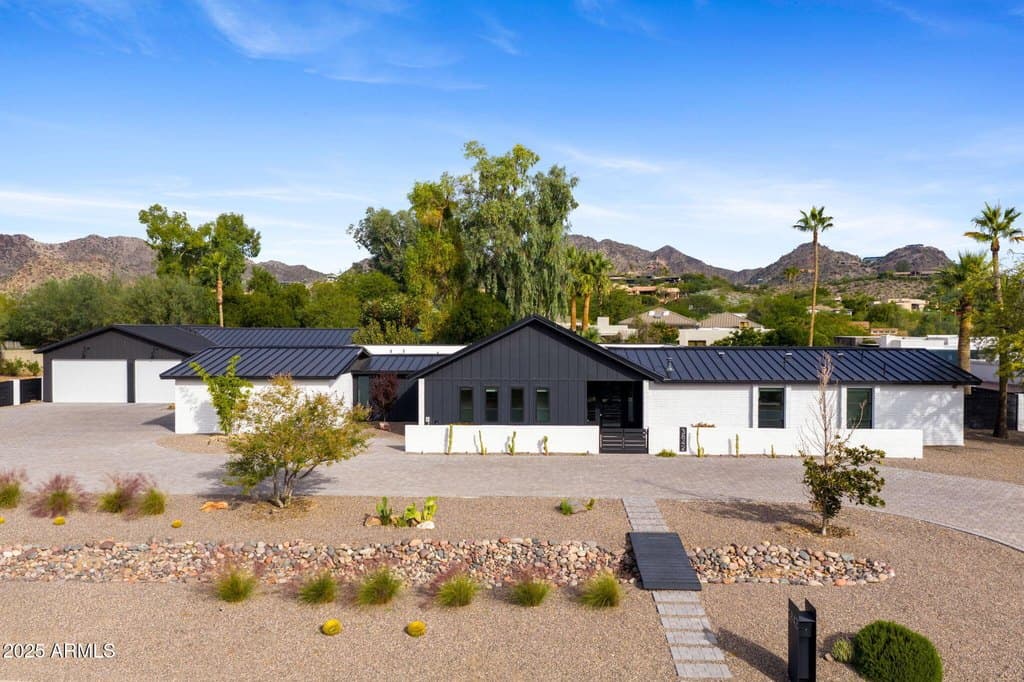 3842 E San Miguel Ave, Paradise Valley