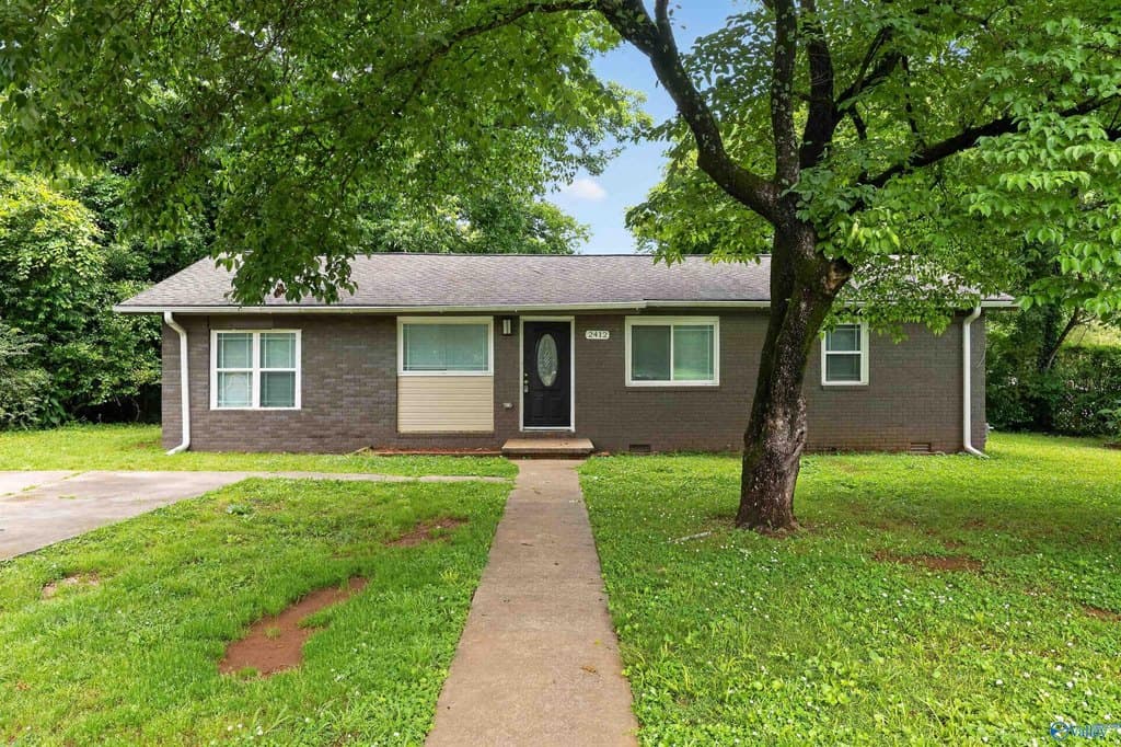 2412 Shady Lane Dr NW, Huntsville