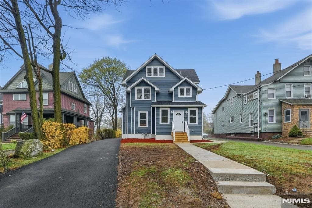 82 Grove St, Montclair